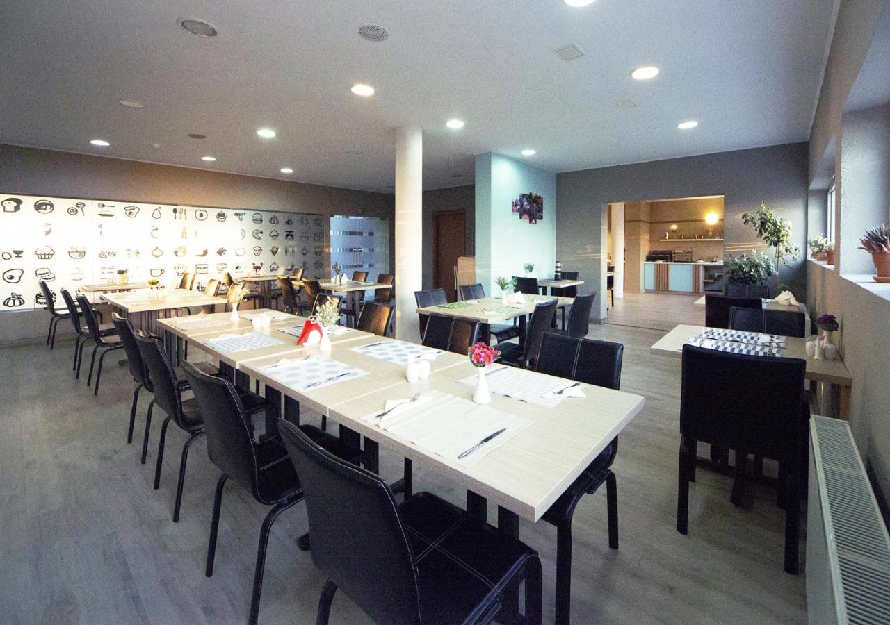 Hotel Atrium เตอร์กู เซกูเยสก์ ภายนอก รูปภาพ